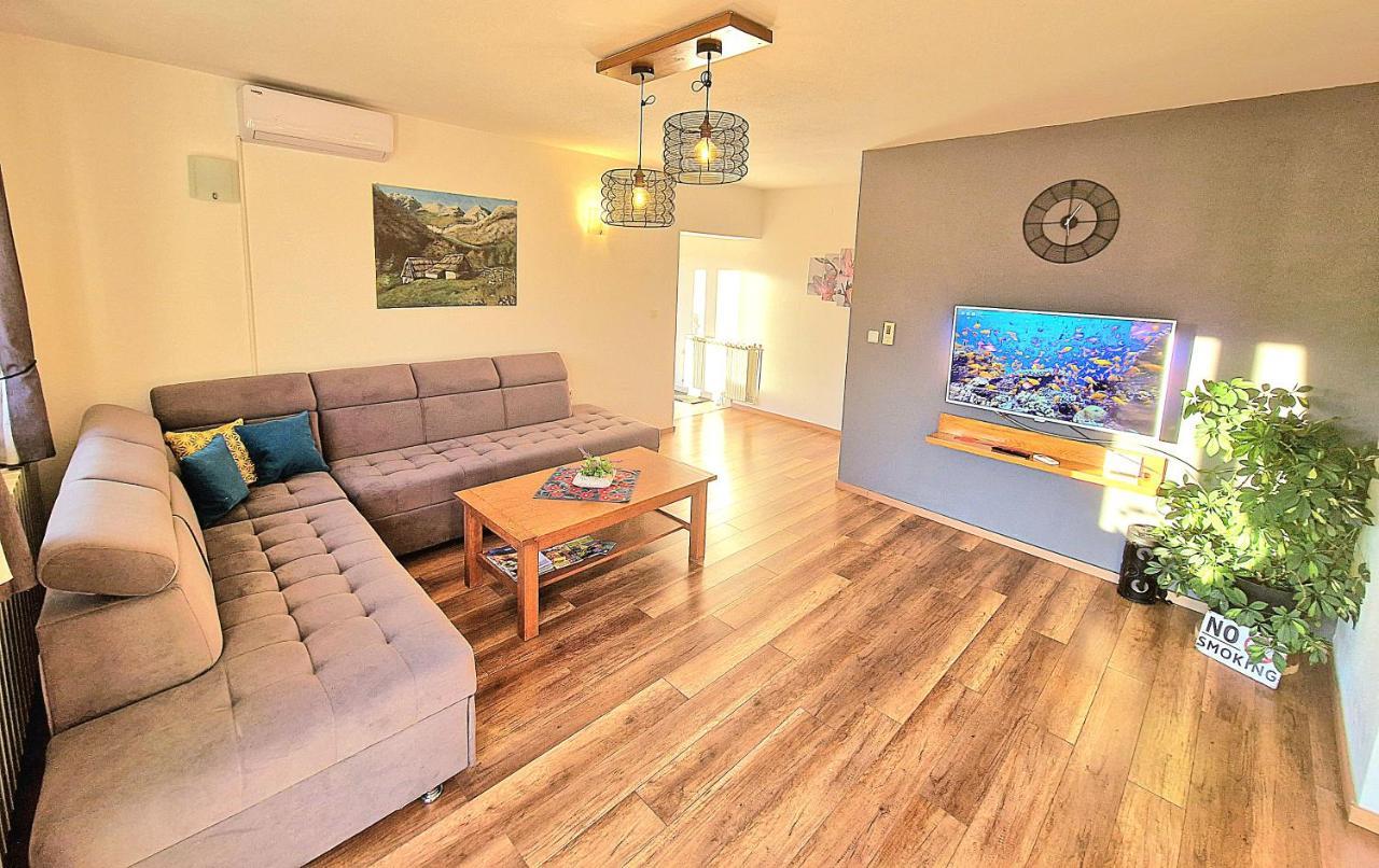 Holiday Home Melani Sinac Exterior foto